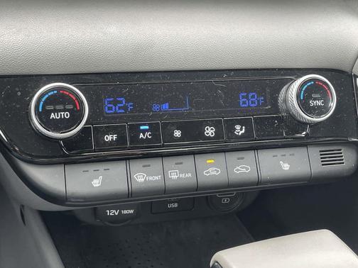Quartz White 2022 Hyundai ELANTRA SEL