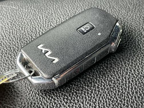 Aurora Black 2024 Kia Forte GT-Line