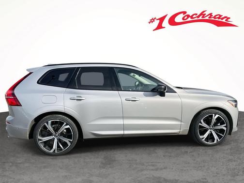 2024 Volvo XC60 Recharge Plug-In Hybrid T8 Ultimate Dark Theme