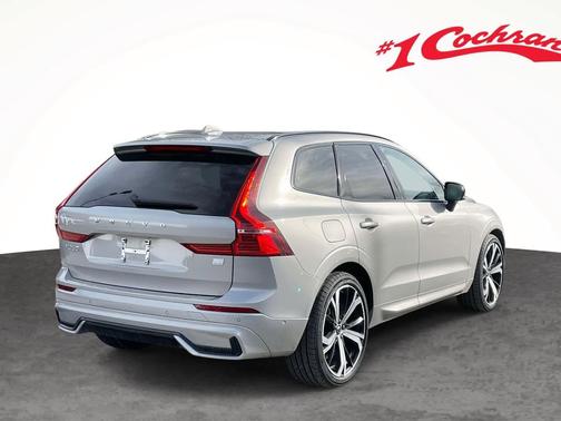 2024 Volvo XC60 Recharge Plug-In Hybrid T8 Ultimate Dark Theme