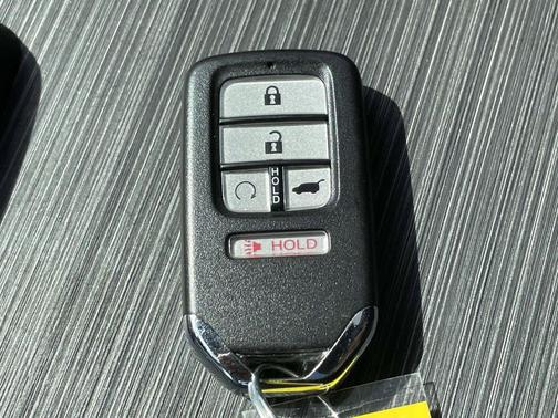 White Diamond Pearl 2017 Honda Pilot EX-L