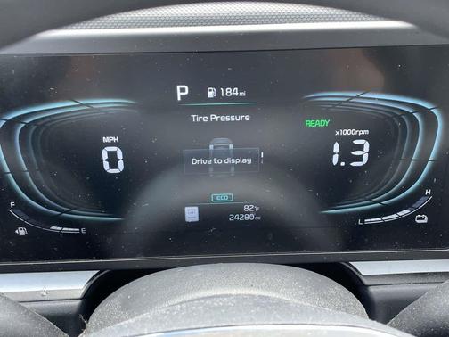 Interstellar Gray 2025 Kia Niro LX