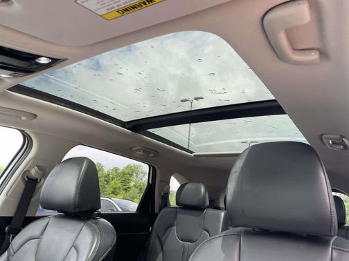Glacial White Pearl 2024 Kia Sorento S