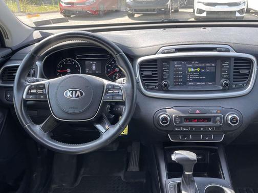 Snow White Pearl 2019 Kia Sorento LX