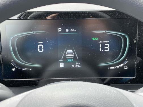 Snow White Pearl 2024 Kia Sportage Hybrid LX
