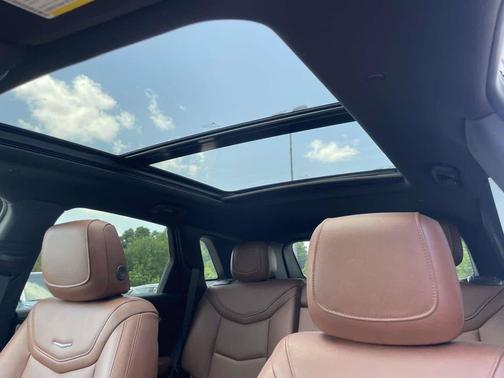 Stellar Black Metallic 2021 Cadillac XT5 Premium Luxury