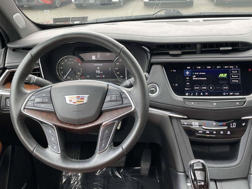 Stellar Black Metallic 2021 Cadillac XT5 Premium Luxury