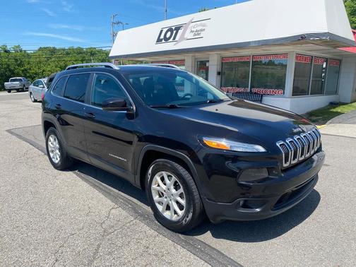 Brilliant Black Crystal Pearlcoat 2016 Jeep Cherokee Latitude