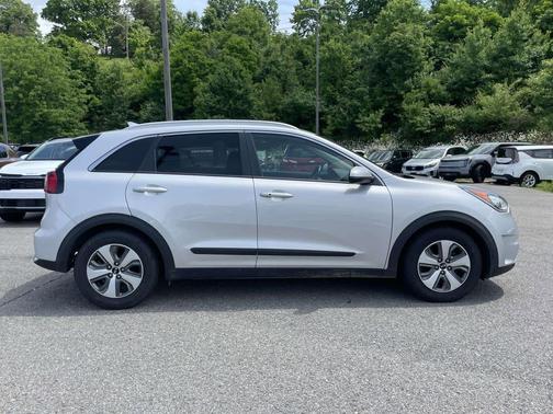 Silky Silver 2019 Kia Niro LX