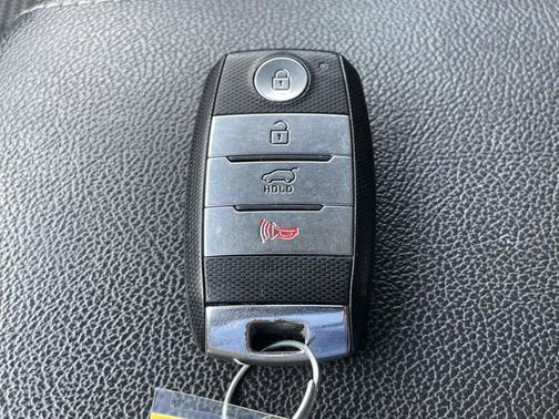 Silky Silver 2019 Kia Niro LX