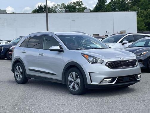 Silky Silver 2019 Kia Niro LX