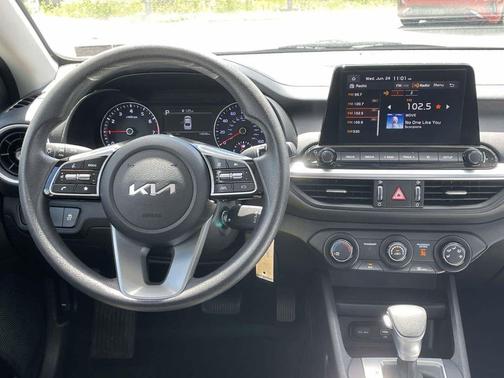 Snow White Pearl 2023 Kia Forte LXS