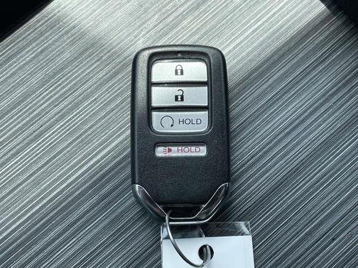 White Diamond Pearl 2017 Honda Ridgeline RTL