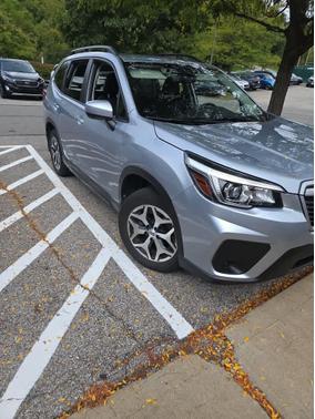 Ice Silver Metallic 2019 Subaru Forester Premium