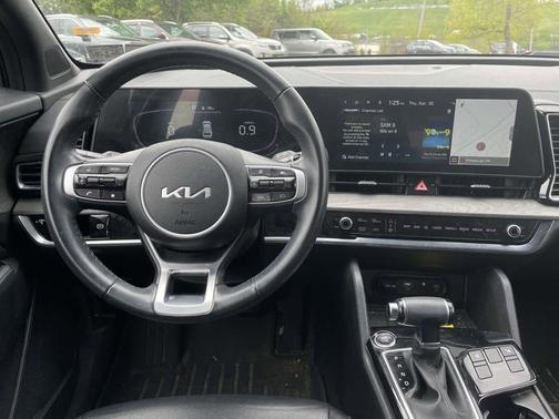 Jungle Green 2024 Kia Sportage X-Line