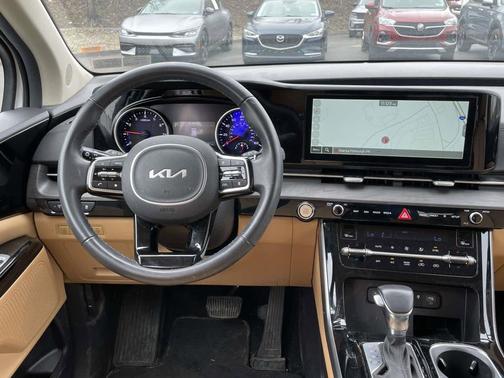 2024 Kia Carnival EX