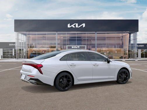 Snow White Pearl 2026 Kia K5 GT-Line FWD