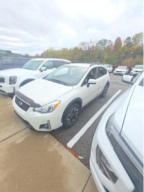 Crystal White Pearl 2016 Subaru Crosstrek 2.0i Premium