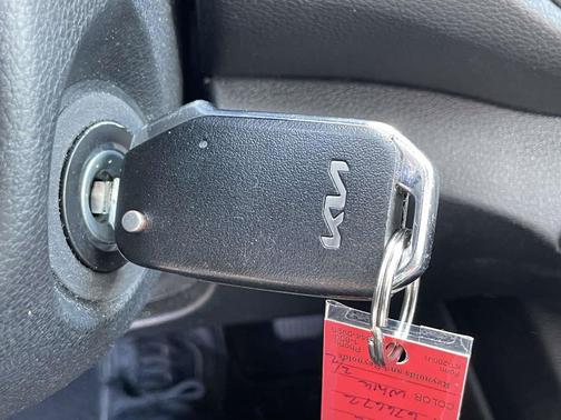 Snow White Pearl 2023 Kia Forte LXS