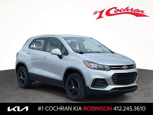 Silver Ice Metallic 2018 Chevrolet Trax LS