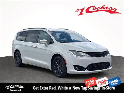 Luxury White Pearlcoat 2020 Chrysler Pacifica Hybrid Limited
