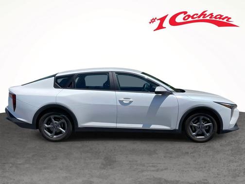 Snow White Pearl 2025 Kia K4 LXS