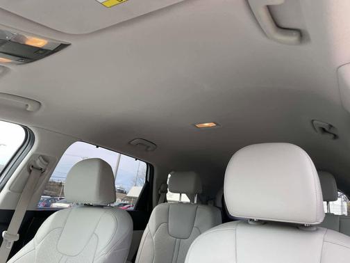 Snow White Pearl 2023 Kia Sorento Hybrid SX Prestige