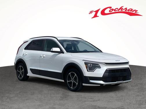 Snow White Pearl 2023 Kia Niro EX