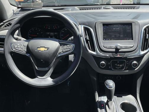 Silver Ice Metallic 2020 Chevrolet Equinox LS