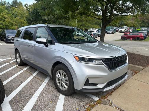 Silky Silver 2022 Kia Carnival LX