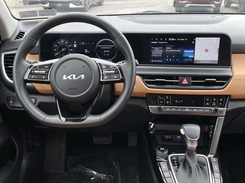 Fusion Black 2024 Kia Seltos SX Turbo