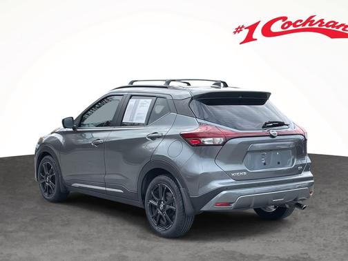 2022 Nissan Kicks SR