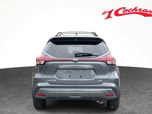 2022 Nissan Kicks SR