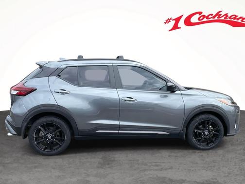 2022 Nissan Kicks SR