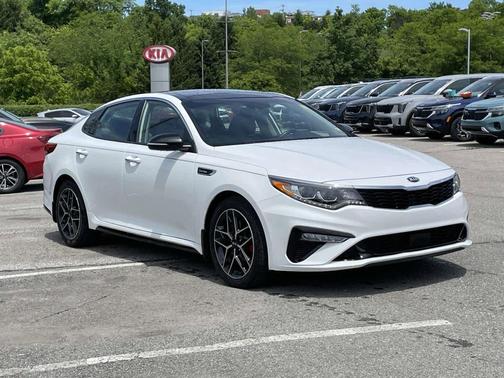 Snow White Pearl 2019 Kia Optima SX Turbo