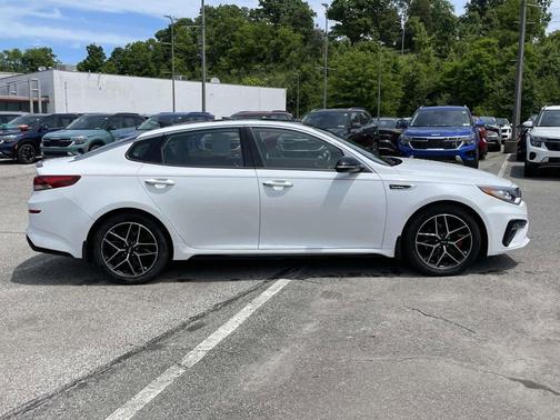 Snow White Pearl 2019 Kia Optima SX Turbo