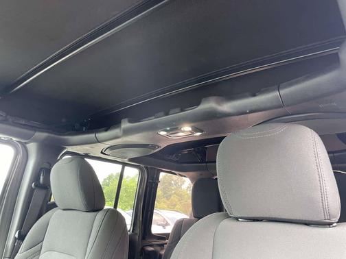 Sting-Gray Clearcoat 2023 Jeep Wrangler Willys