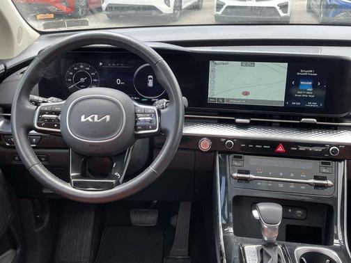 Snow White Pearl 2024 Kia Carnival SX Prestige