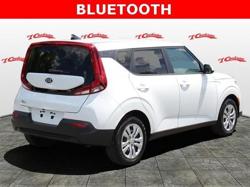 Photo 3 of 32 of 2020 Kia Soul LX