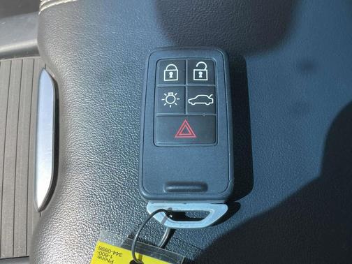 2016 Volvo S60 T5 R-Design Special Edition