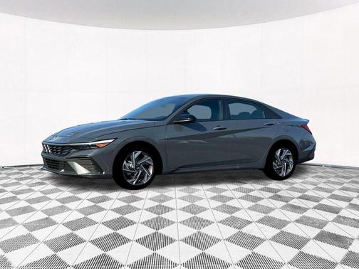 2025 Hyundai ELANTRA HEV SEL Sport