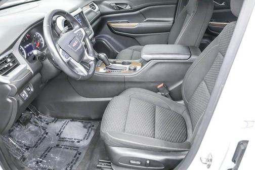 Summit White 2019 GMC Acadia SLE-2