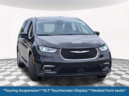 2023 Chrysler Pacifica Touring-L