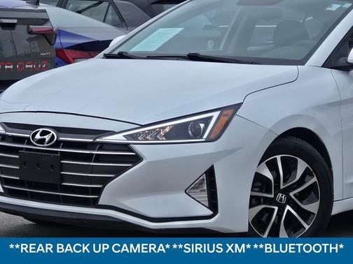 2019 Hyundai ELANTRA SE