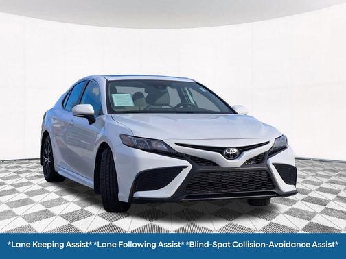 2024 Toyota Camry SE