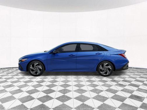 2025 Hyundai ELANTRA HEV SEL Sport