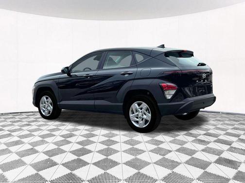 2025 Hyundai KONA SE