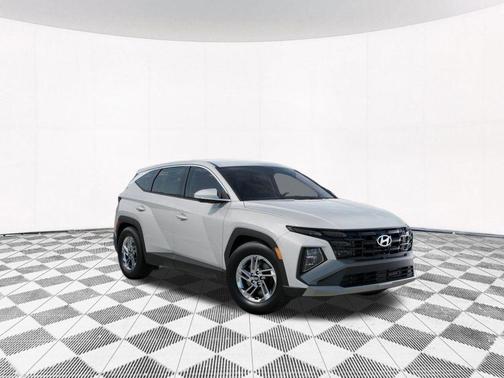 White Pearl 2026 Hyundai TUCSON SE