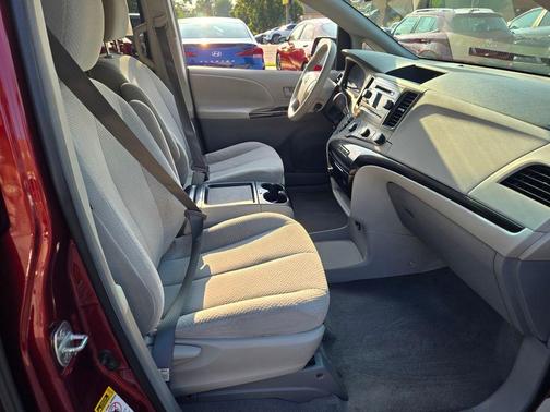 2011 Toyota Sienna Base