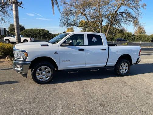 2020 RAM 2500 Tradesman Crew Cab 4X4 6'4' Box